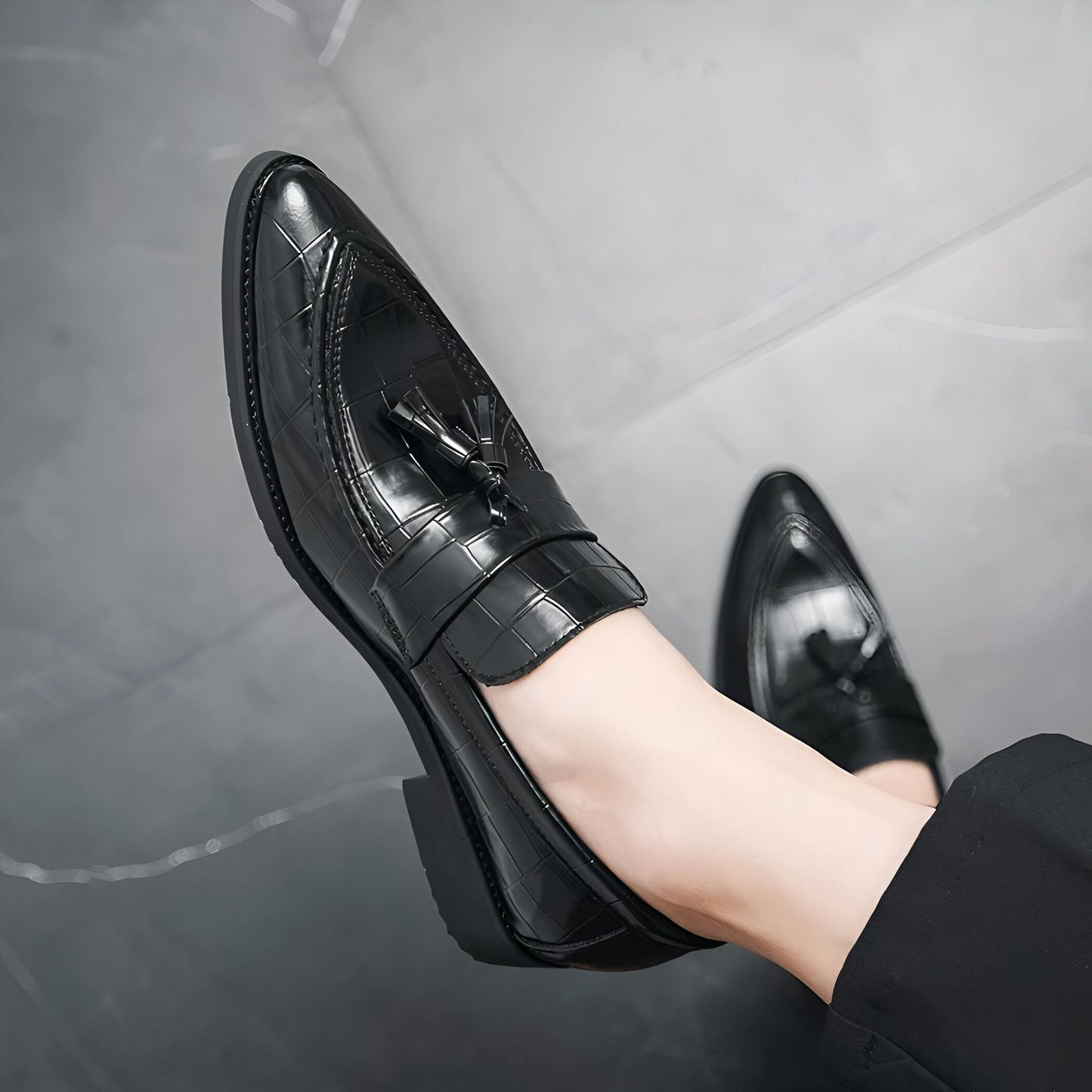 Élégance Mocassins Homme Cuir Noir Glands Bout Pointu