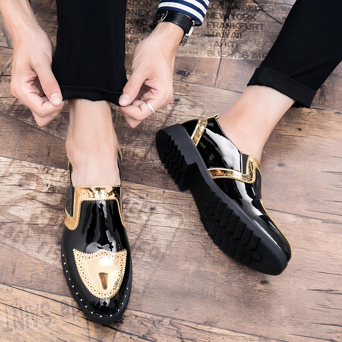 Mocassins Homme Vernis Noir Doré Élégant — Signature