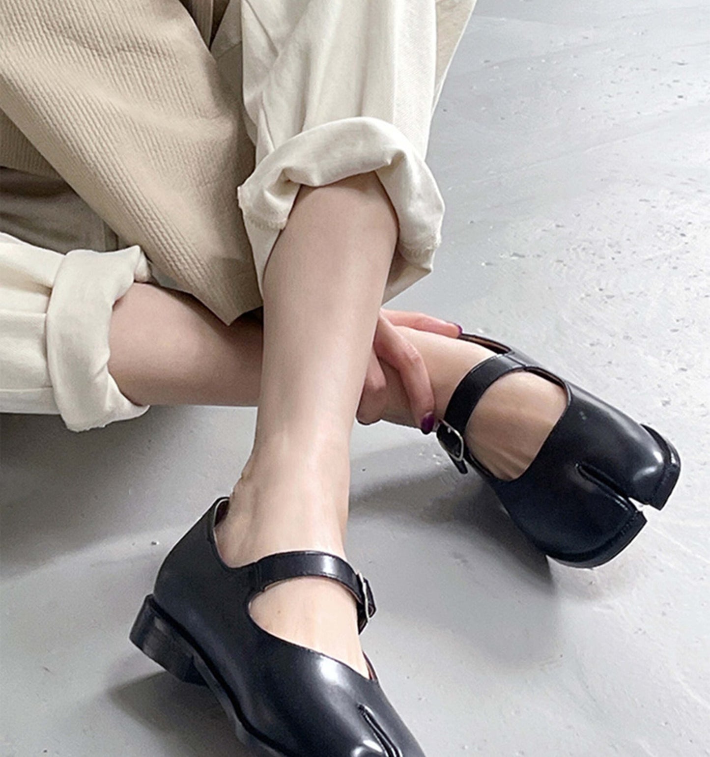 LuxeBrand - Ballerines Mary Jane Tabi Cuir Végan Raffiné