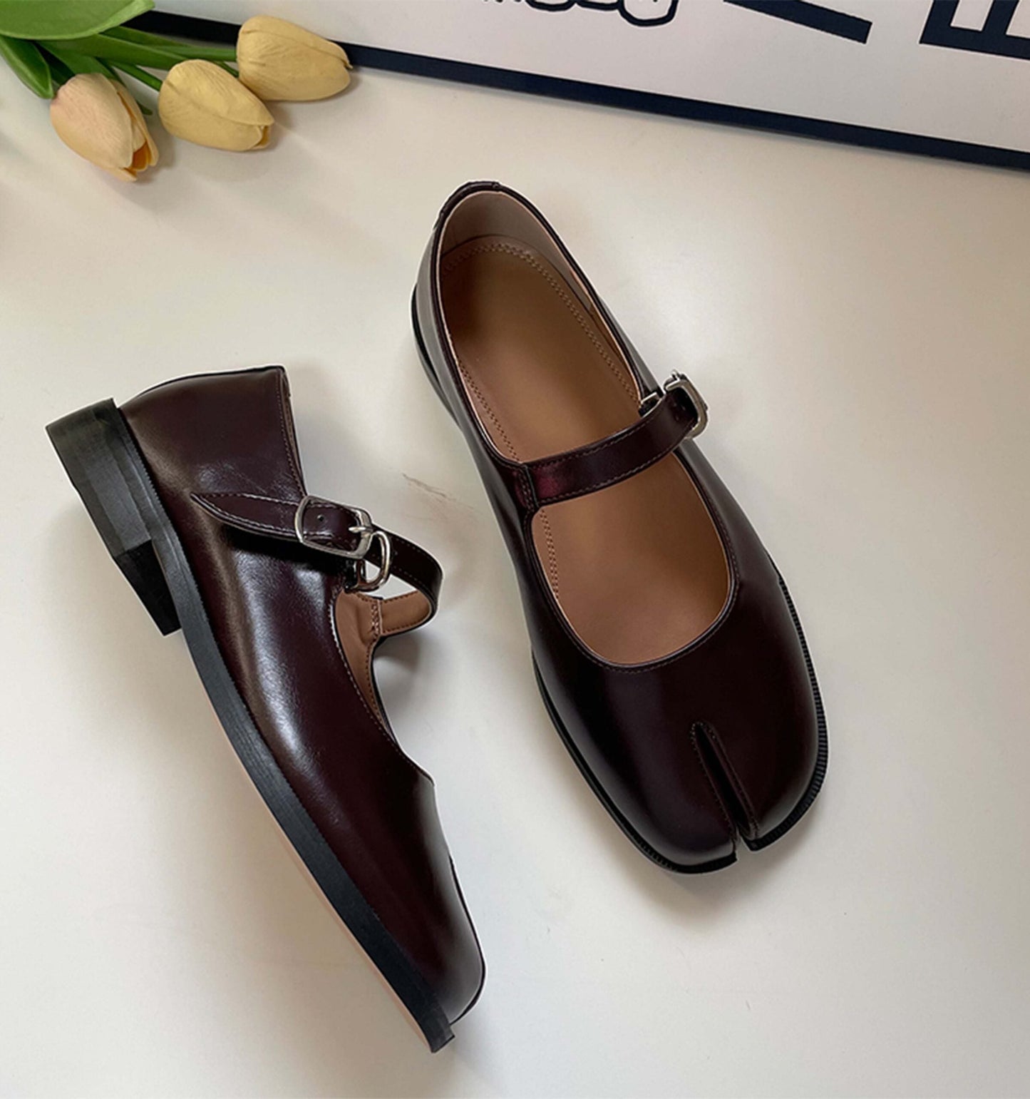 LuxeBrand - Ballerines Mary Jane Tabi Cuir Végan Raffiné