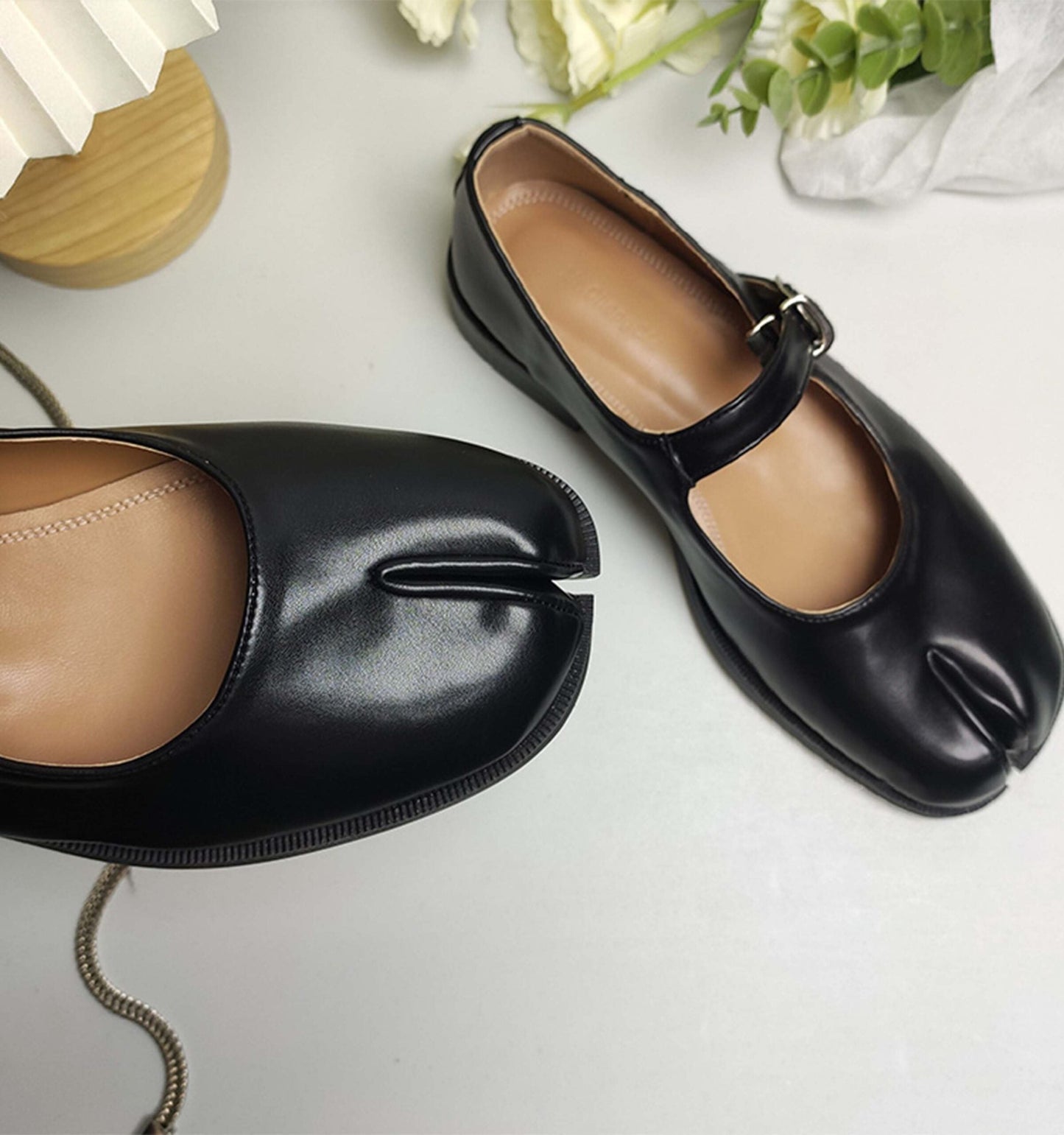 LuxeBrand - Ballerines Mary Jane Tabi Cuir Végan Raffiné