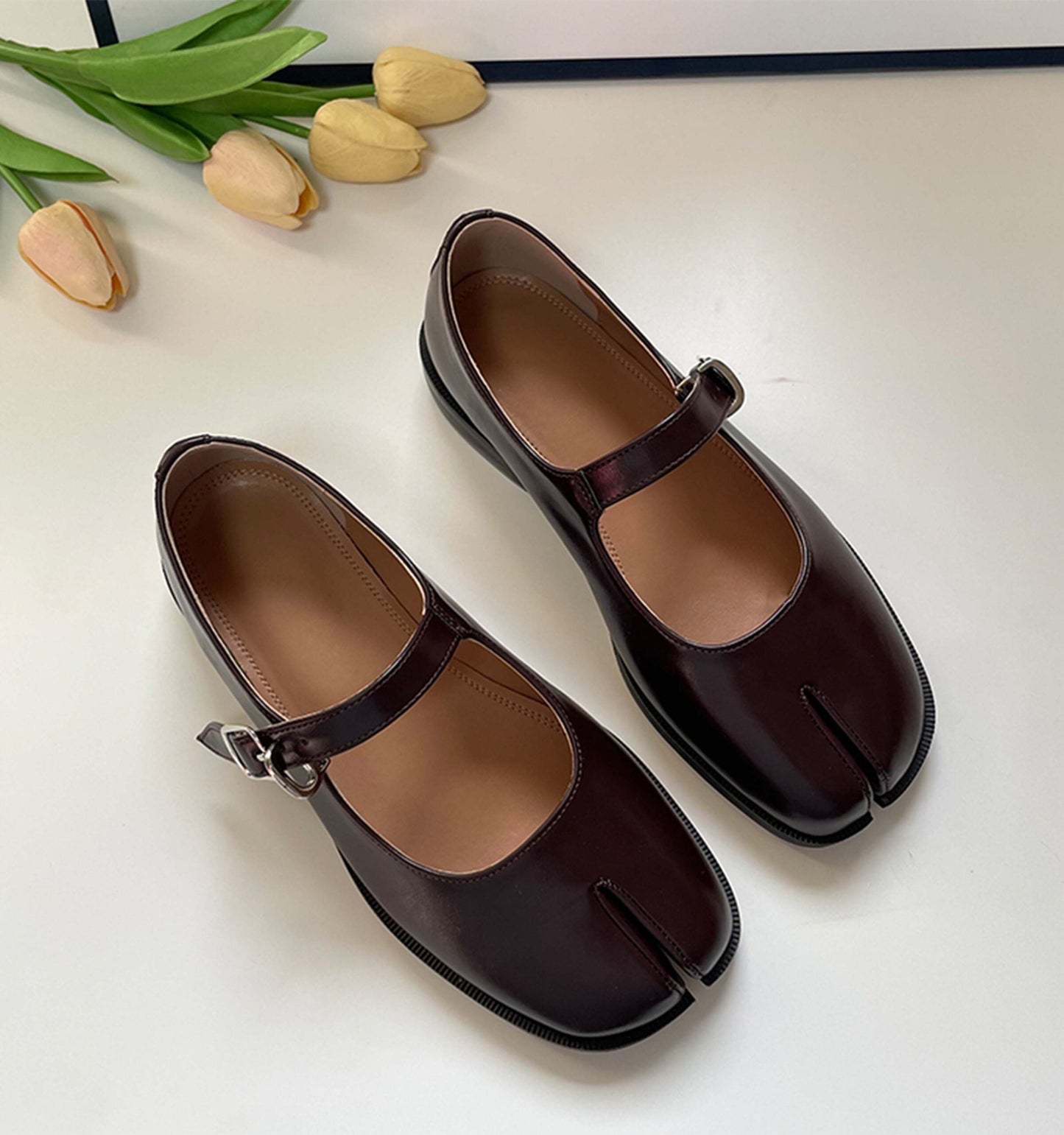 LuxeBrand - Ballerines Mary Jane Tabi Cuir Végan Raffiné