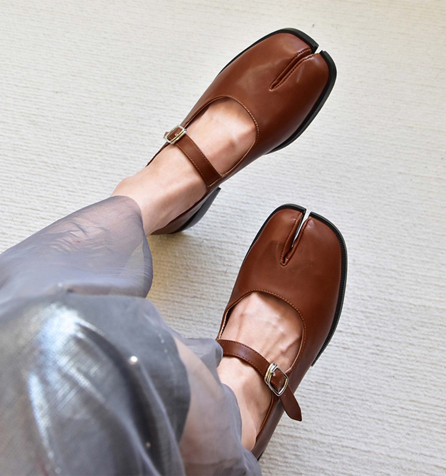 LuxeBrand - Ballerines Mary Jane Tabi Cuir Végan Raffiné