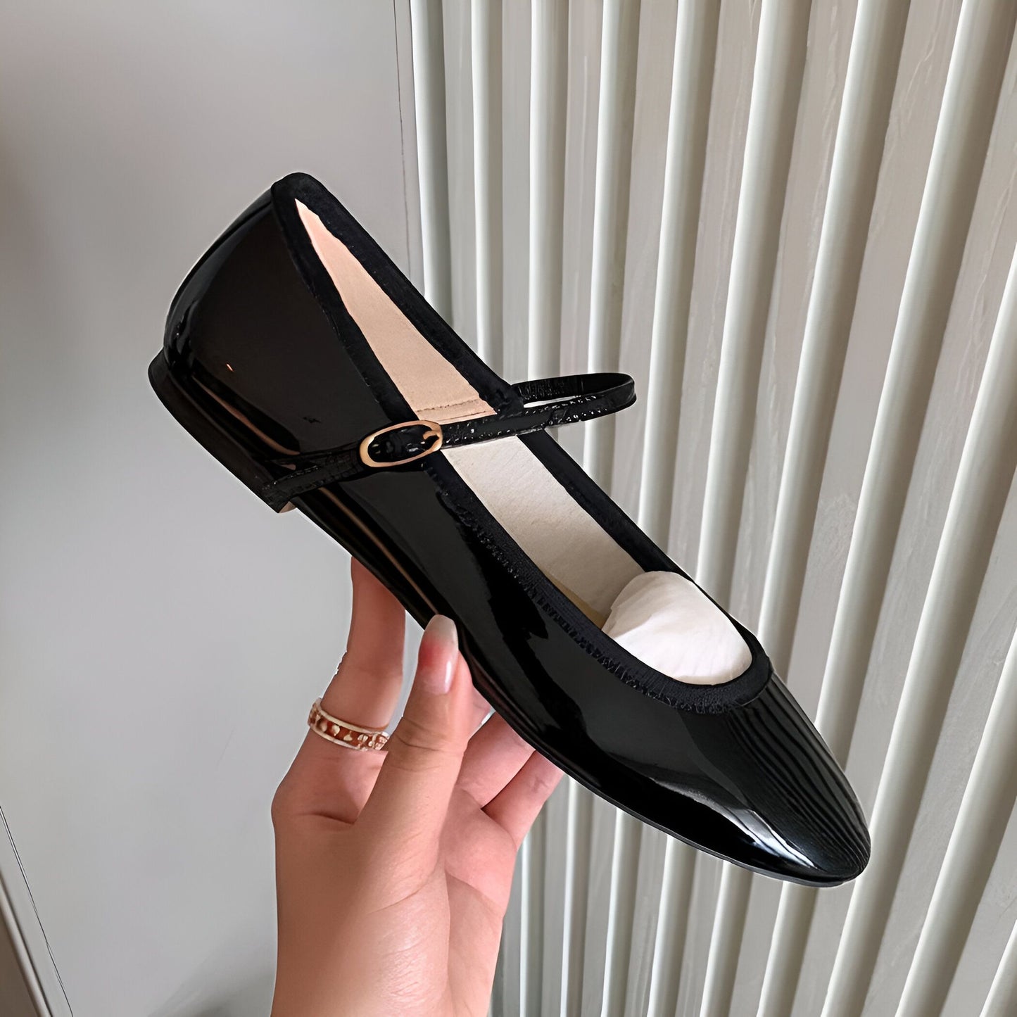 NOVA Ballerines Mocassins Rondes Vernies en Cuir Végan