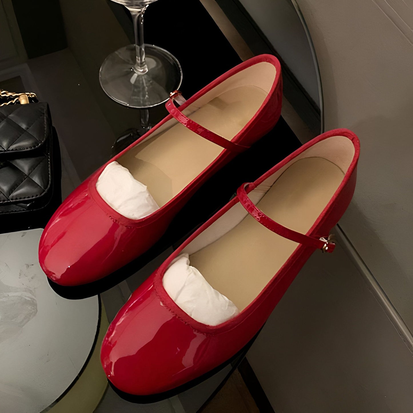 NOVA Ballerines Mocassins Rondes Vernies en Cuir Végan