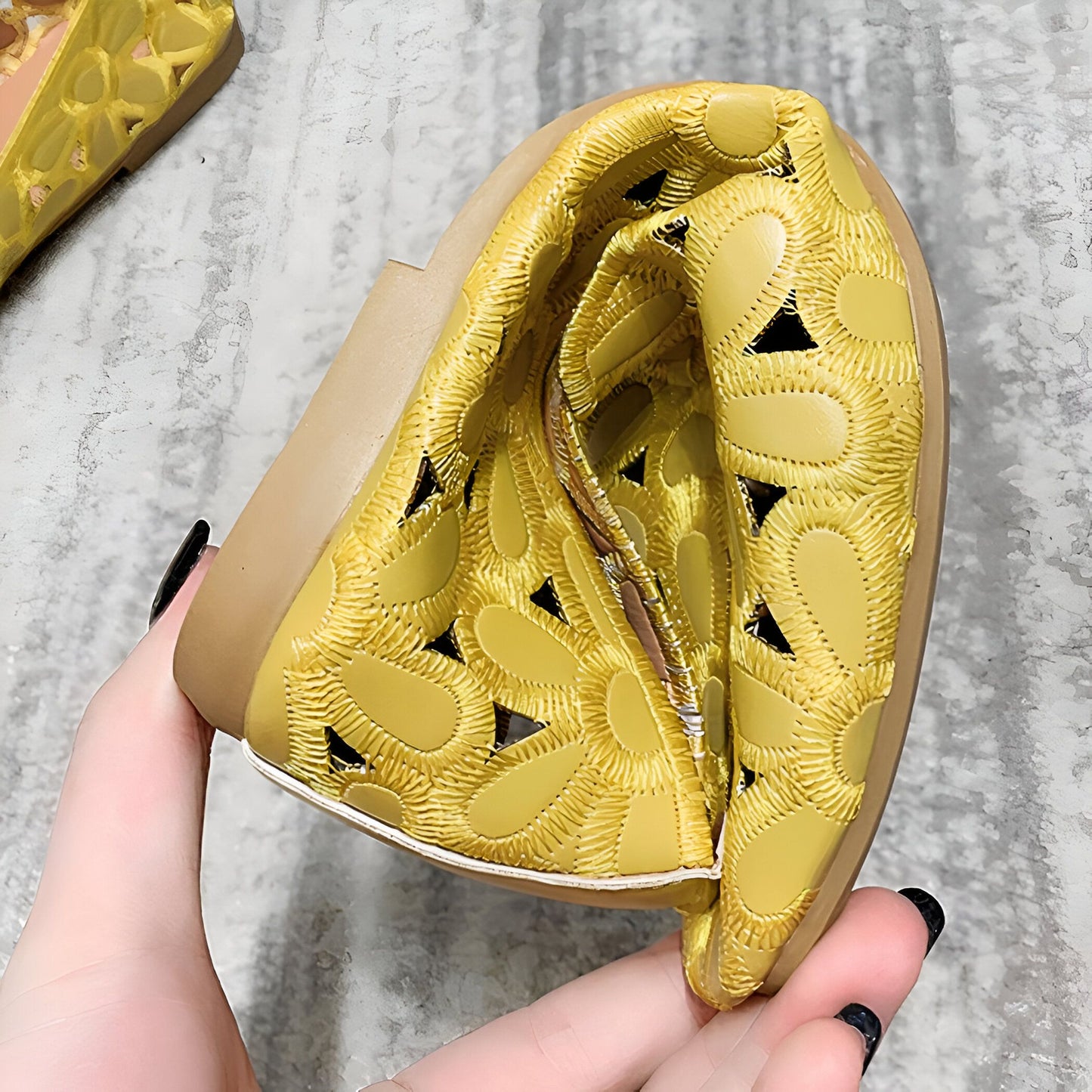NovaLuxe Mocassins Femme Fleurs Cuir Végan Ajouré