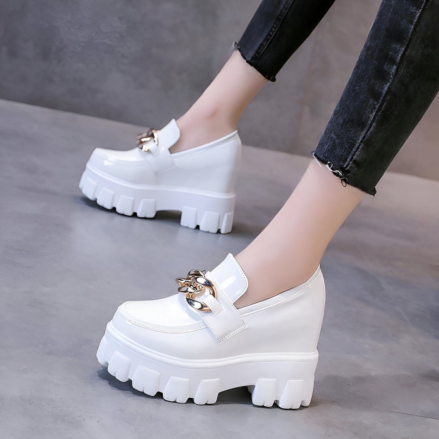 Mocassins plateforme femme simili cuir - chaîne dorée