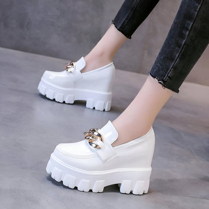 Mocassins plateforme femme simili cuir - chaîne dorée
