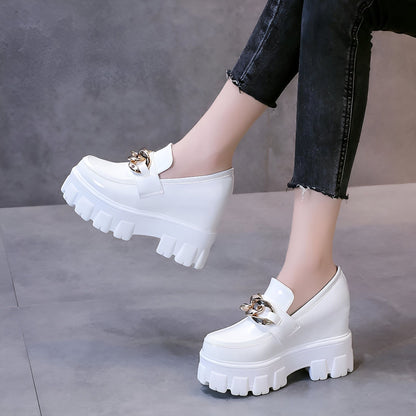 Mocassins plateforme femme simili cuir - chaîne dorée