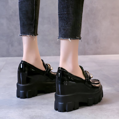 Mocassins plateforme femme simili cuir - chaîne dorée