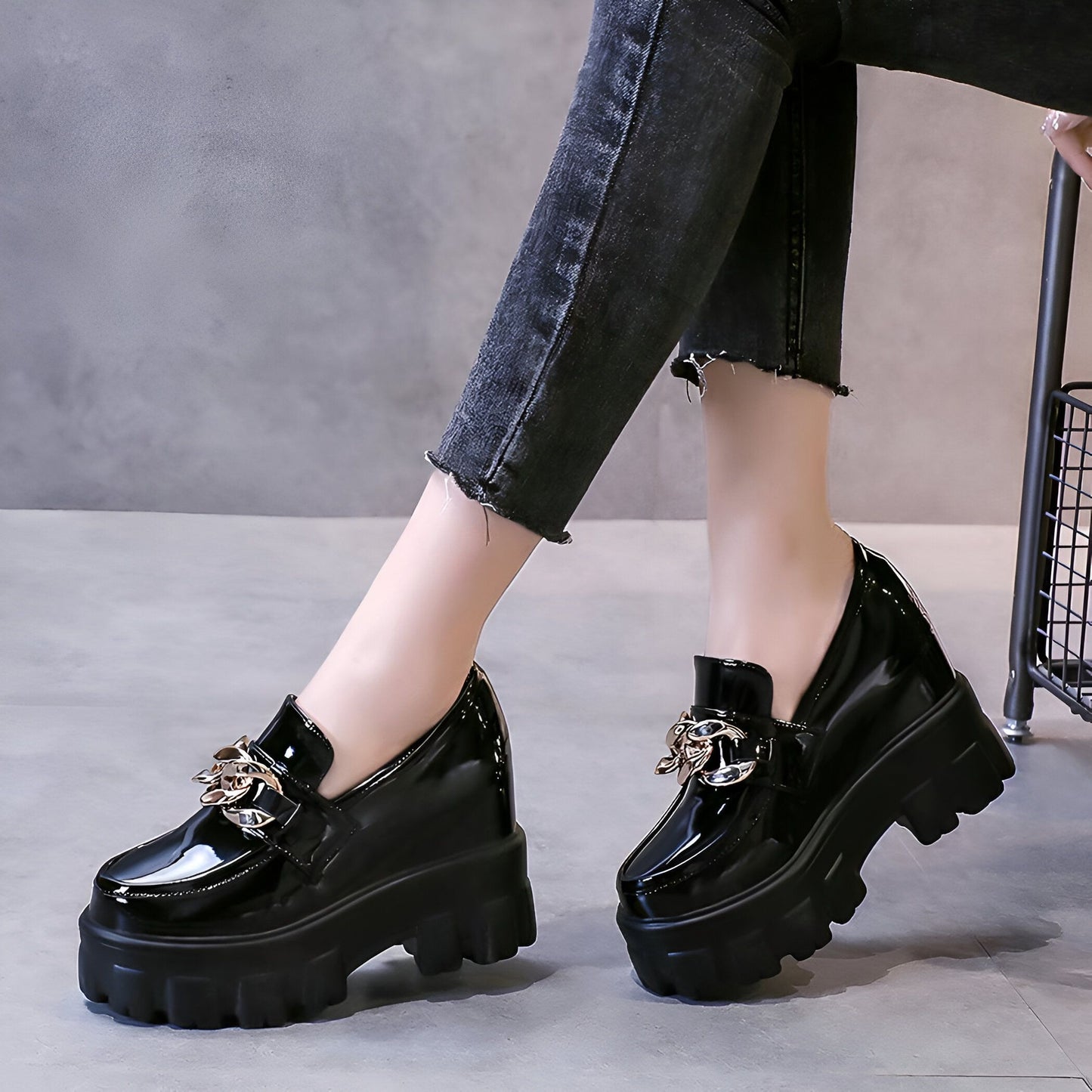 Mocassins plateforme femme simili cuir - chaîne dorée
