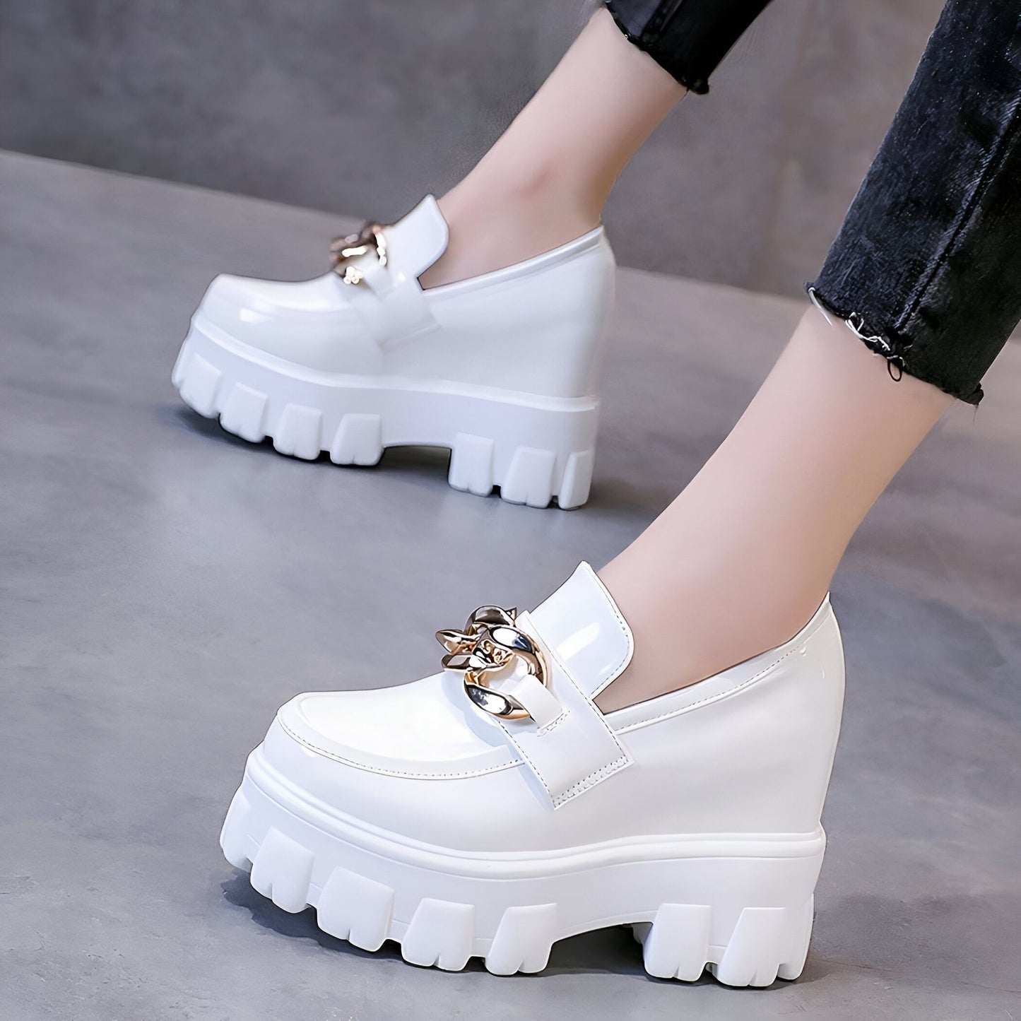 Mocassins plateforme femme simili cuir - chaîne dorée