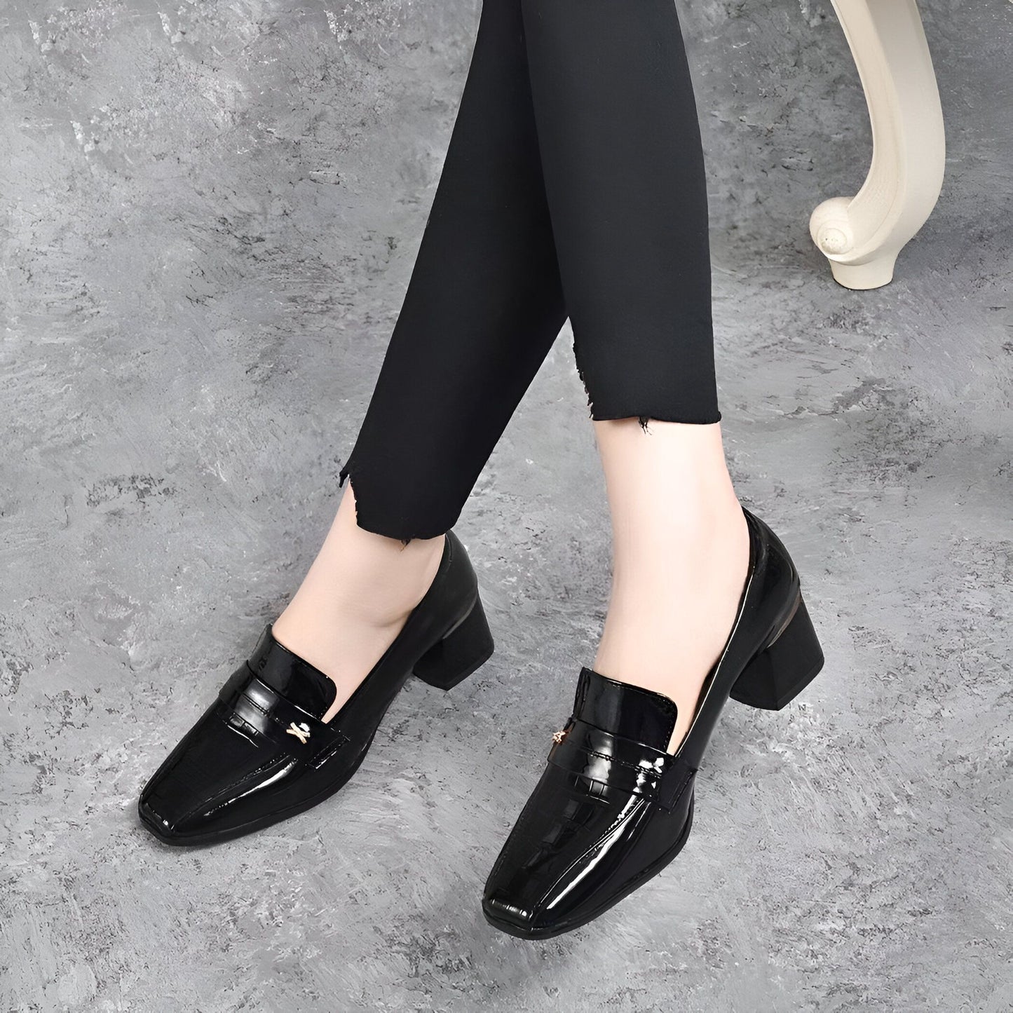 Nova Mocassins à Talons Bloc Élégants Simili Cuir Verni