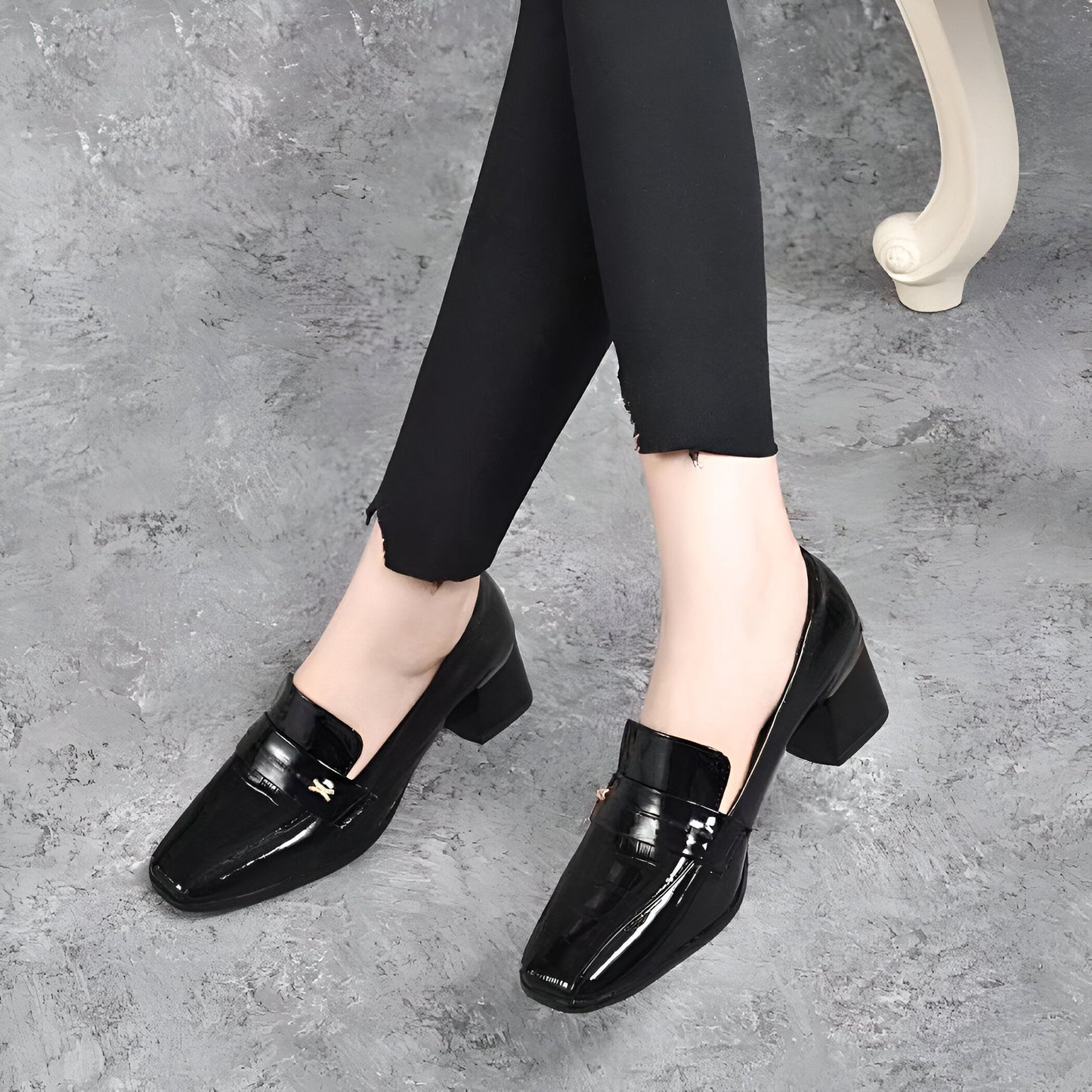 Nova Mocassins à Talons Bloc Élégants Simili Cuir Verni