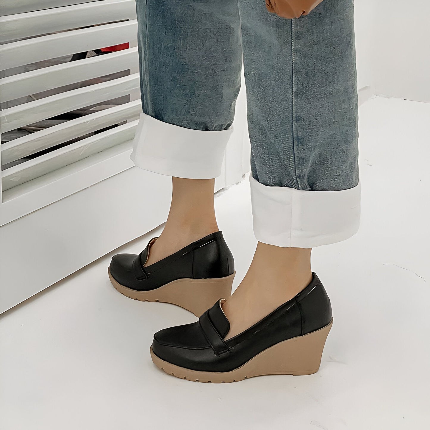 Luxe Mocassins Femme — Talons Compensés Élégants