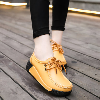 Nova Mocassins compensés femme lacets style bateau