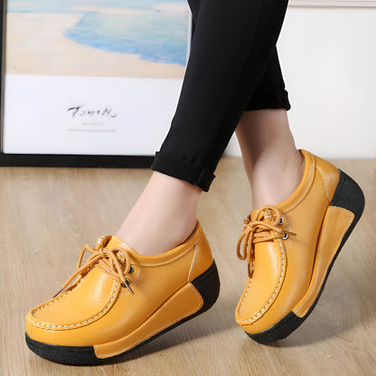 Nova Mocassins compensés femme lacets style bateau