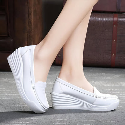 LuxeStride Mocassins blancs femme semelle compensée