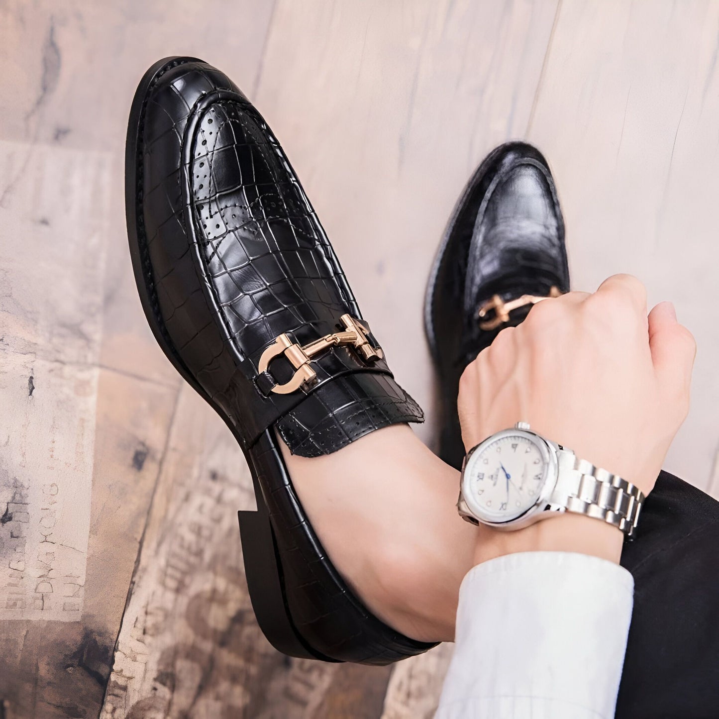 Nova Mocassins cuir végan boucle dorée style crocodile