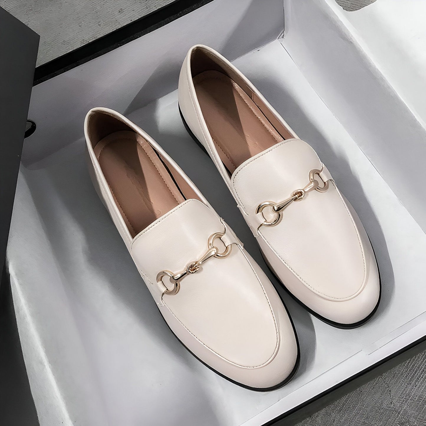 Mocassins Femme Cuir Végan - Détails Dorés Raffinés