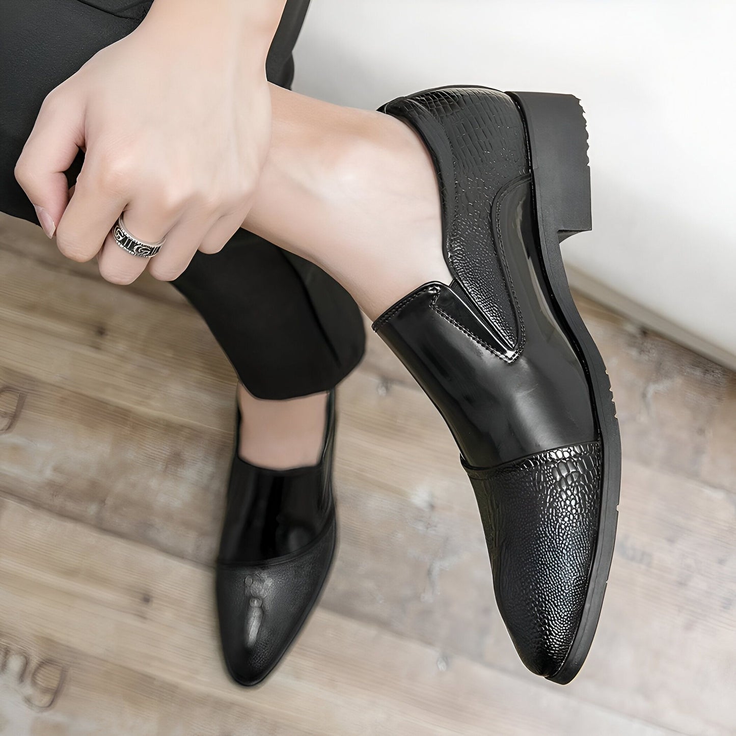LuxeBrand Mocassins cuir verni motif croco noir homme