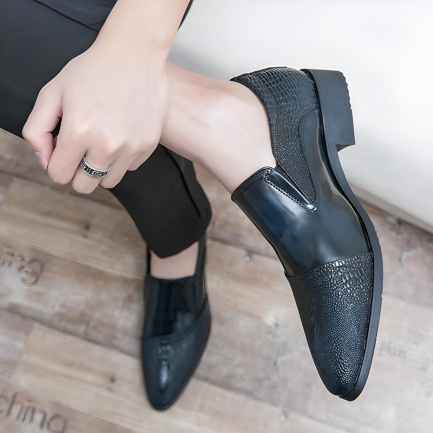 LuxeBrand Mocassins cuir verni motif croco noir homme