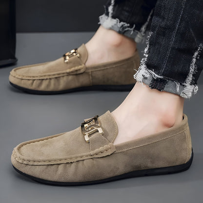 Mocassins Homme en Daim Végan – Boucle Dorée Élégants