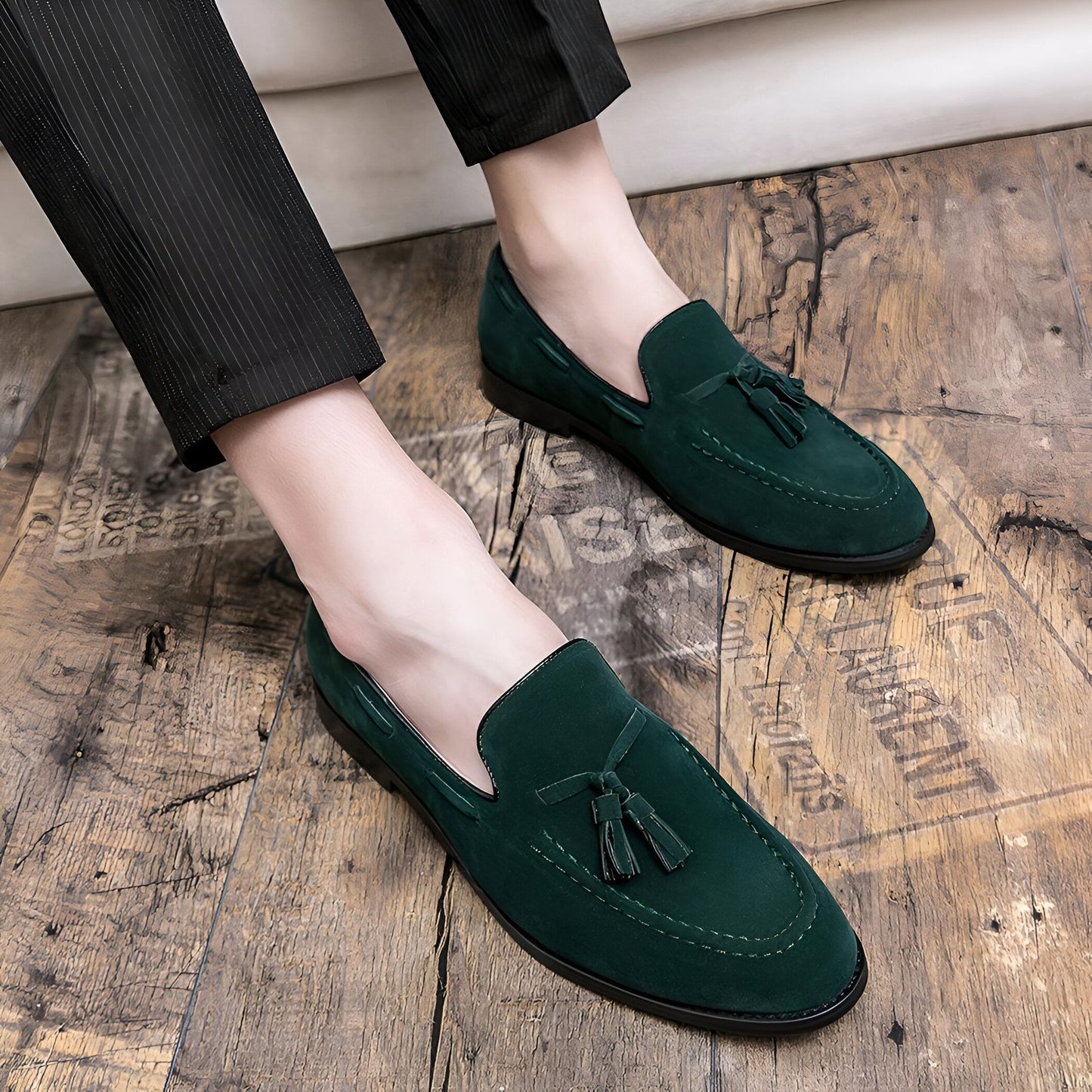Mocassins Homme Suédine Verte à Glands – Élégants