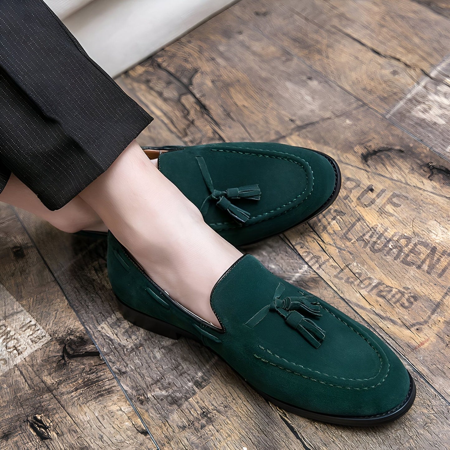 Mocassins Homme Suédine Verte à Glands – Élégants