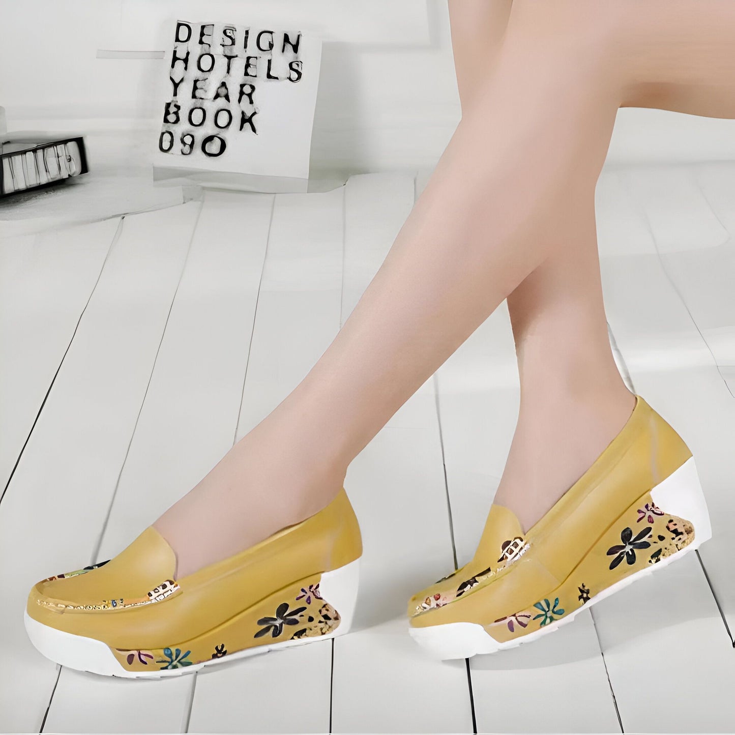 Mocassins Femme Compensés – Motifs Floraux Raffinés