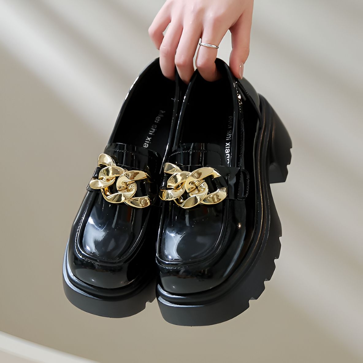 Luxe Mocassins Femme Talon Carré 7cm Orné Chaîne Dorée