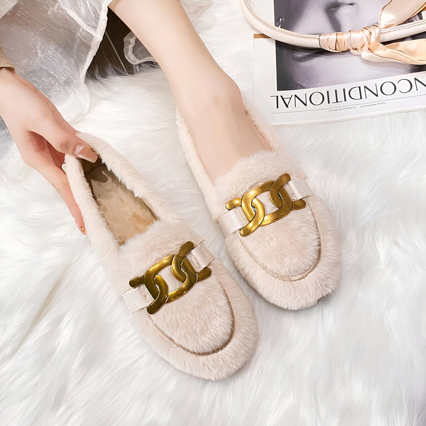 Luxe Mocassins Femme: Aspect Laine, Chaîne Dorée