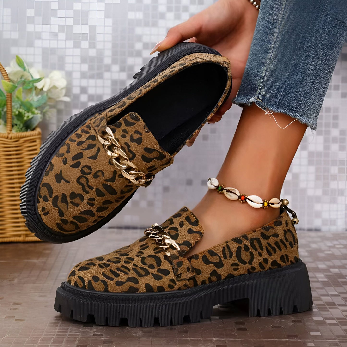 Mocassins Femme Léopard: Style et Confort Signature