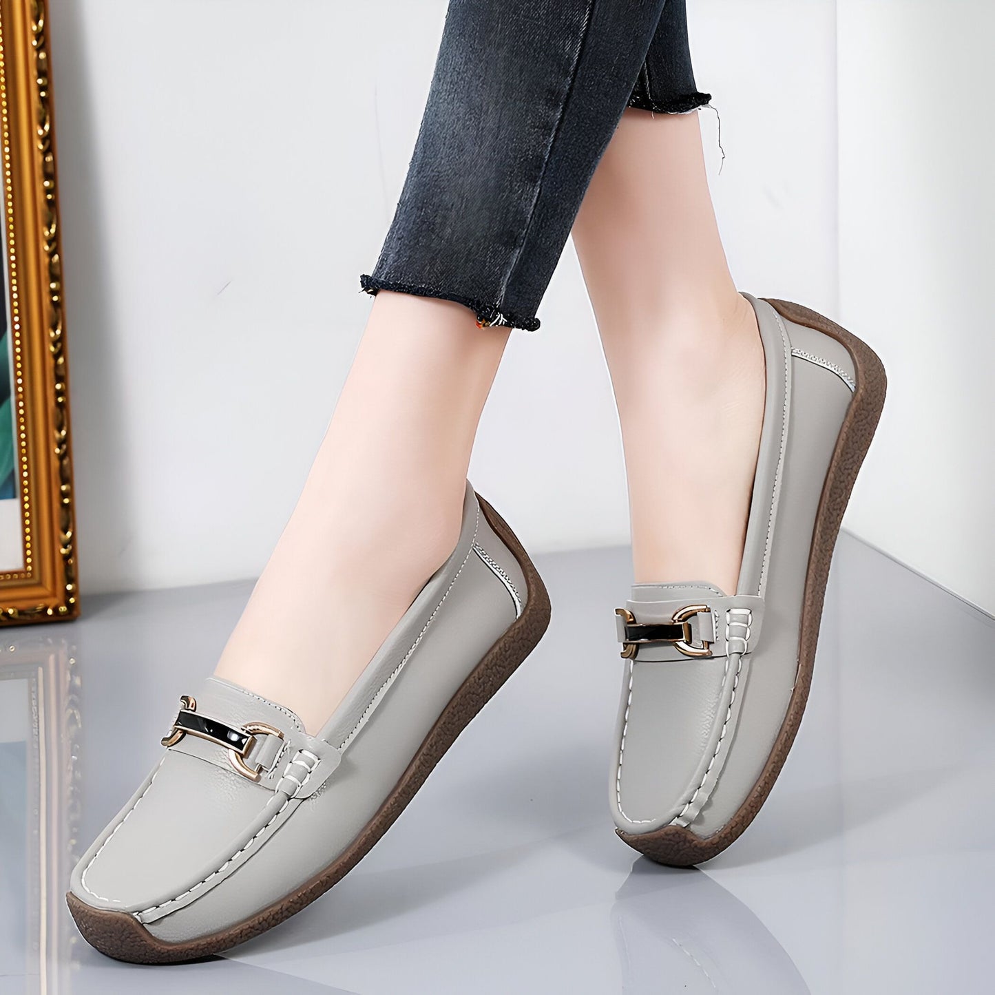 NeoChic Mocassins Cuir Véritable Détails Dorés Femme