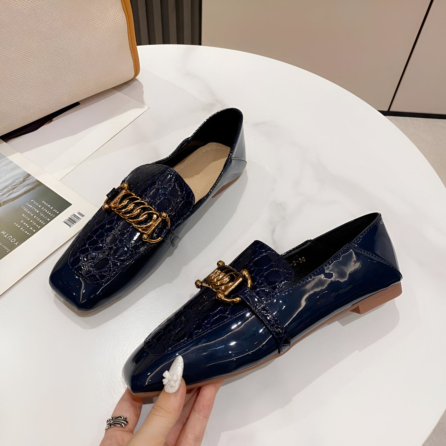 Luxelle Mocassins Femme Cuir Verni Chaîne Dorée