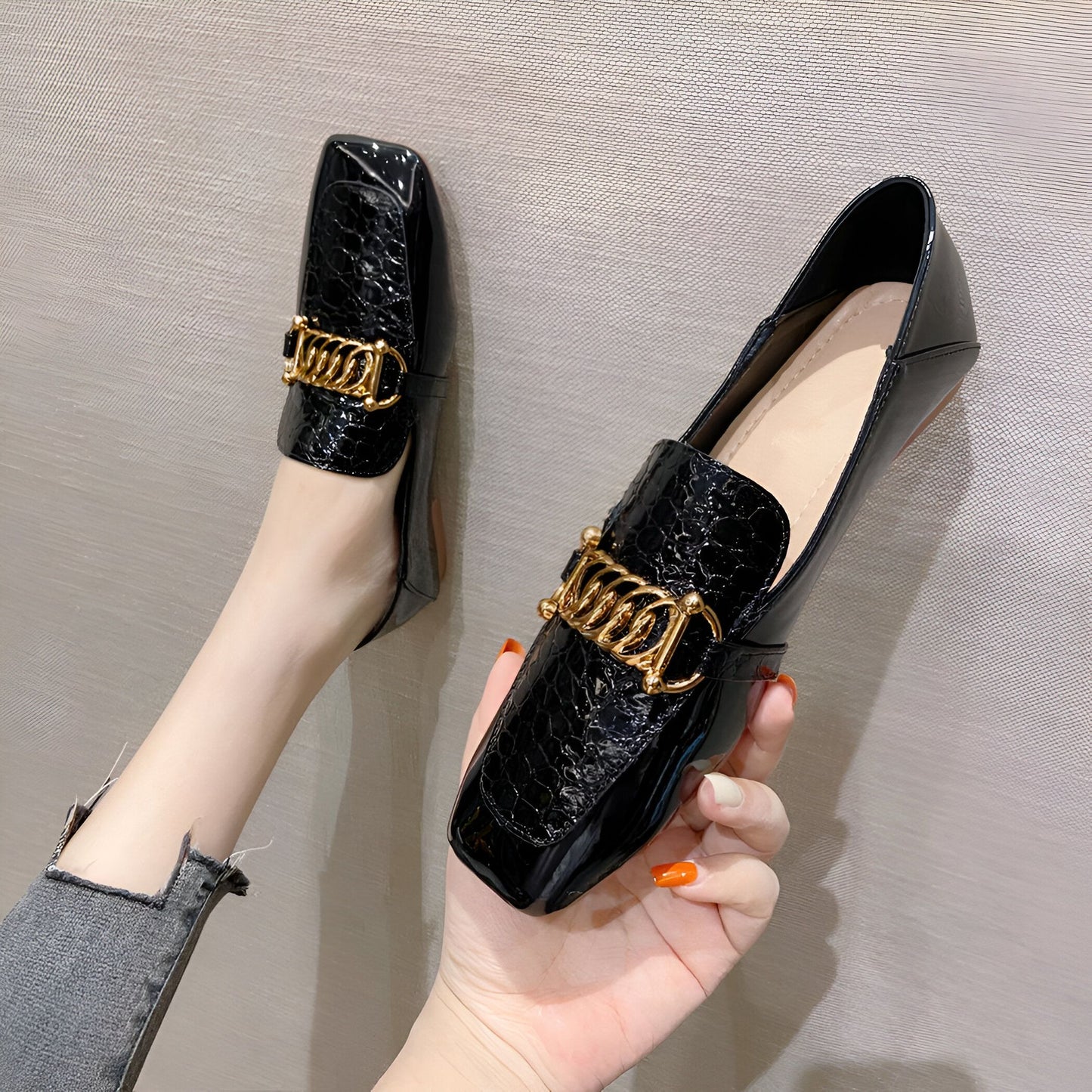 Luxelle Mocassins Femme Cuir Verni Chaîne Dorée