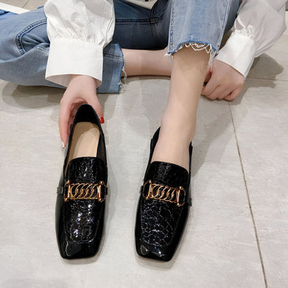 Luxelle Mocassins Femme Cuir Verni Chaîne Dorée