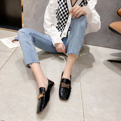 Luxelle Mocassins Femme Cuir Verni Chaîne Dorée