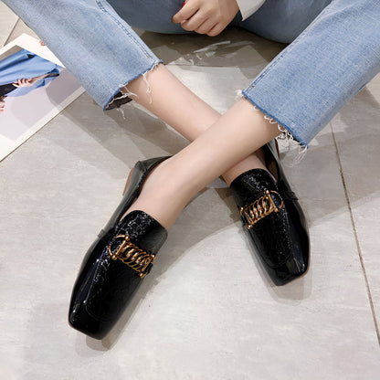 Luxelle Mocassins Femme Cuir Verni Chaîne Dorée