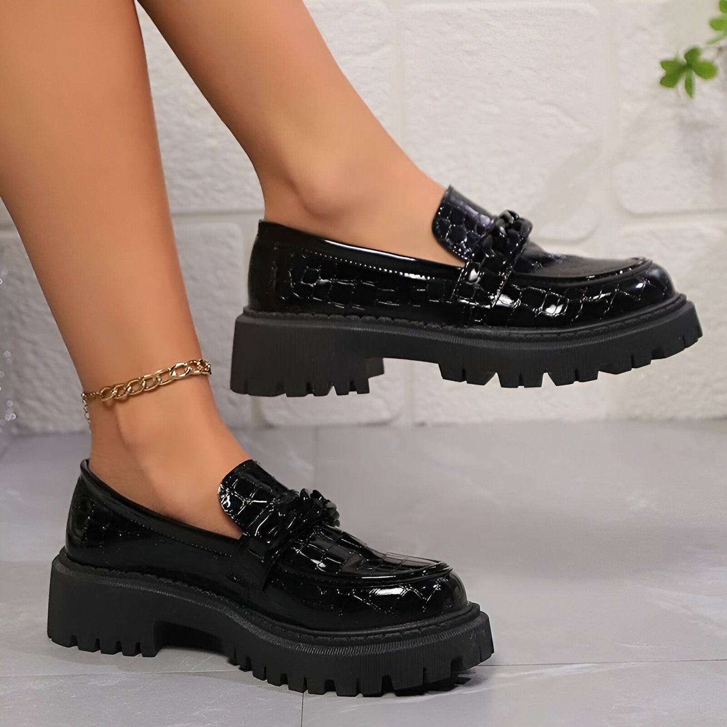 LuxeMoc Mocassins Femme Noirs Vernis Aspect Crocodile