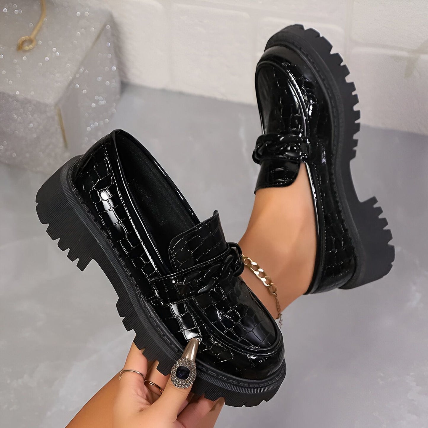 LuxeMoc Mocassins Femme Noirs Vernis Aspect Crocodile