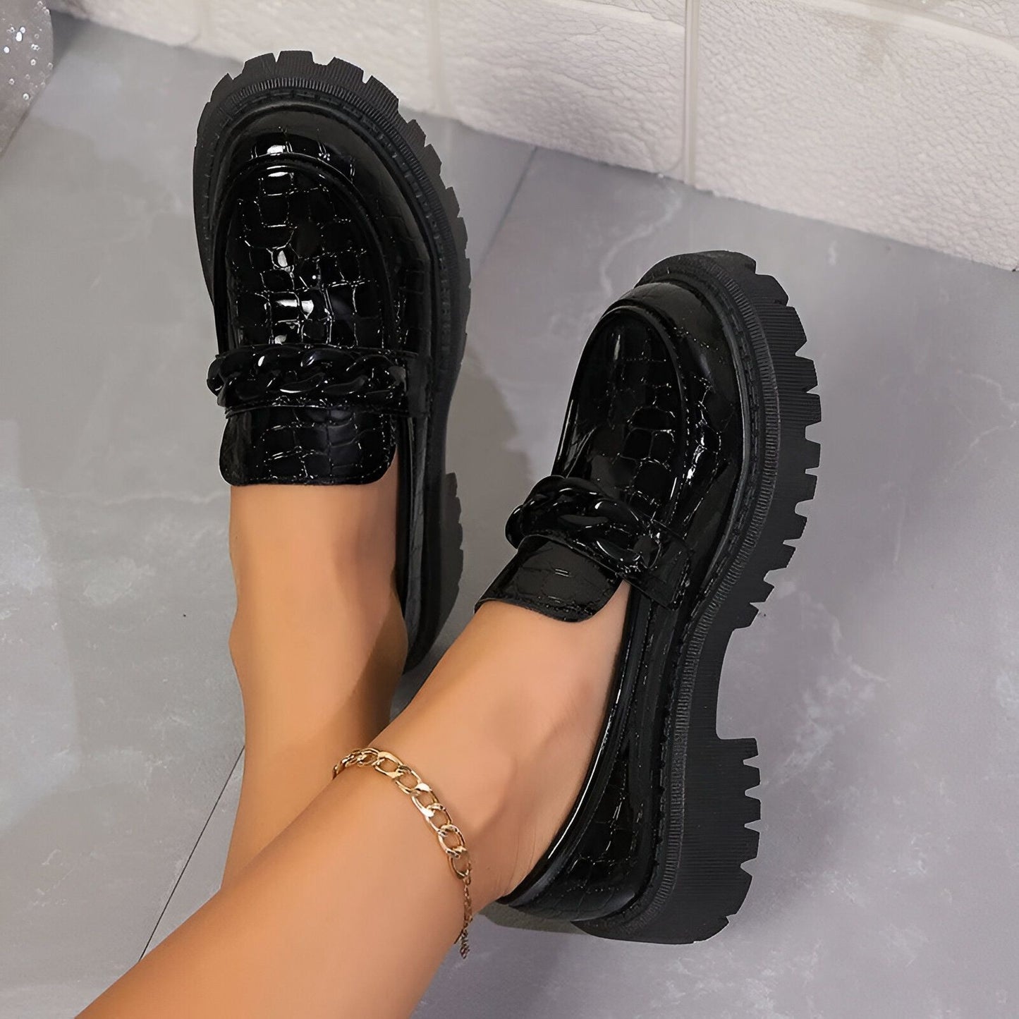 LuxeMoc Mocassins Femme Noirs Vernis Aspect Crocodile