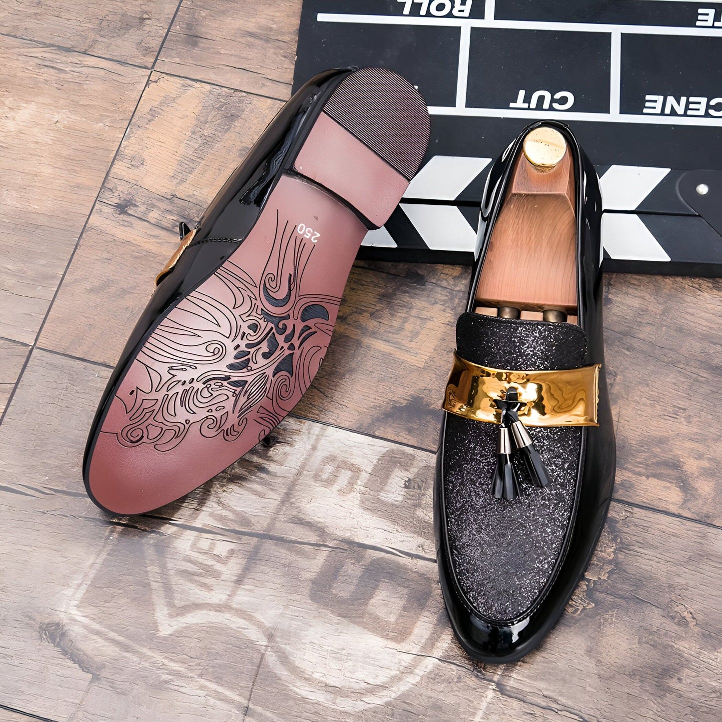 Premium Mocassins Homme Noir Glands Dorés en Cuir