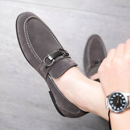 LuxeStep Mocassins Daim Synthétique Chaîne Métal Homme