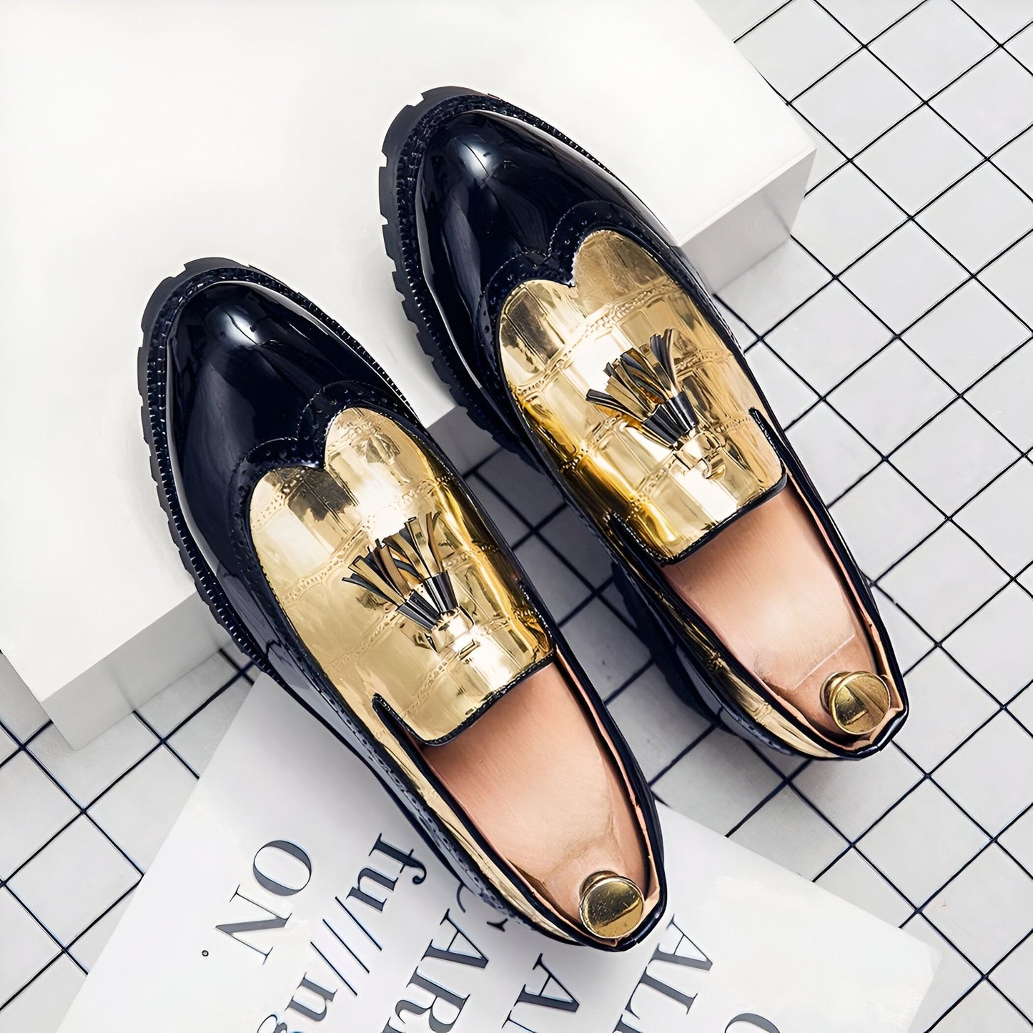 Eluxe Mocassins Homme Noir et Doré Style Derby à Glands