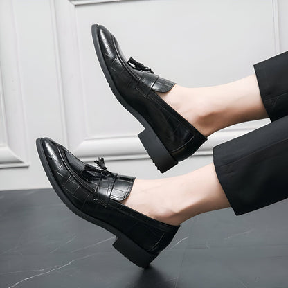 Élégance Mocassins Homme Cuir Noir Glands Bout Pointu