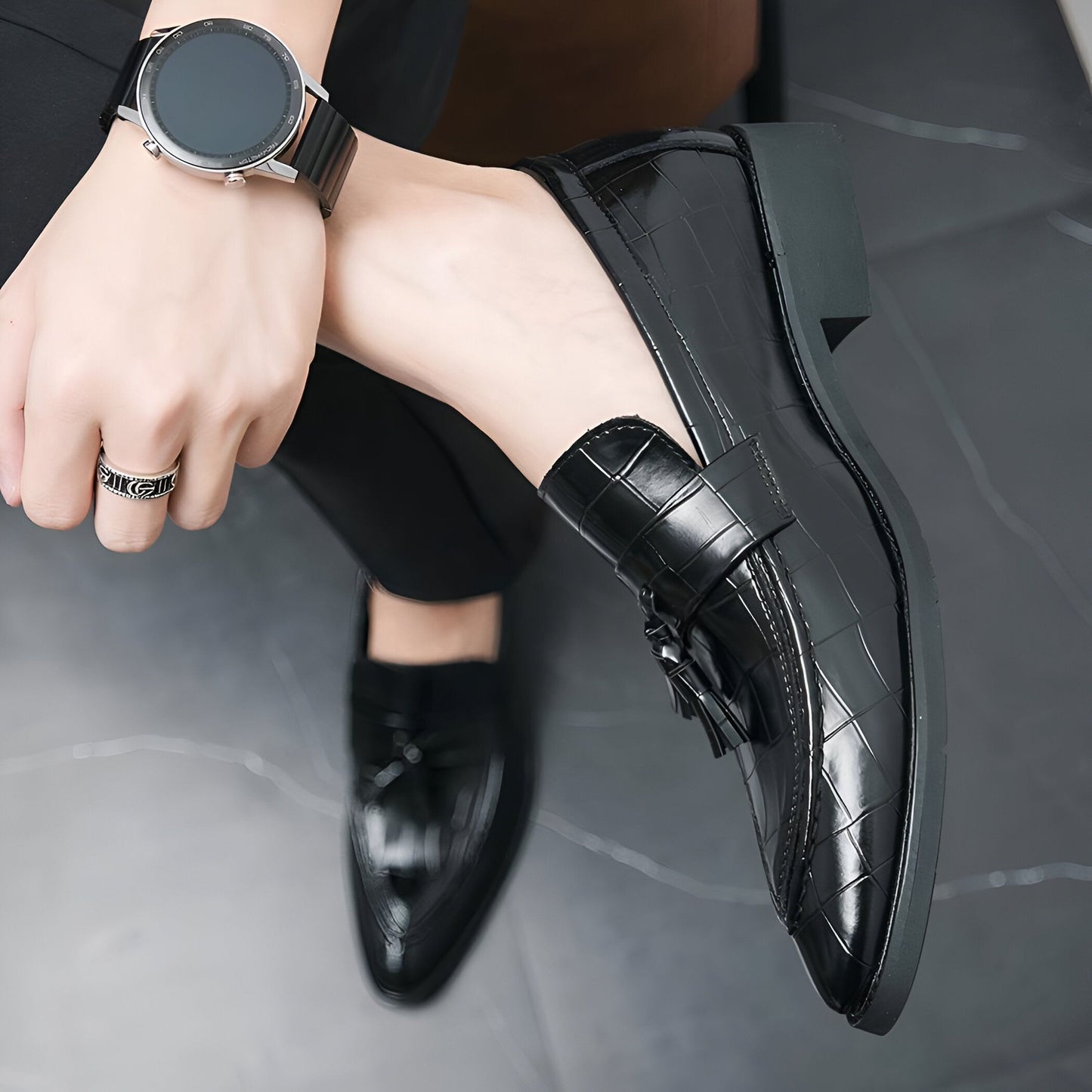 Élégance Mocassins Homme Cuir Noir Glands Bout Pointu