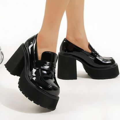 Nova Mocassins noirs à talon épais vernis femme