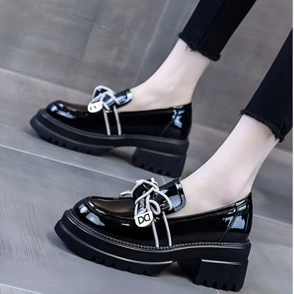 NovaLine Mocassins noirs brillants femme talon épais