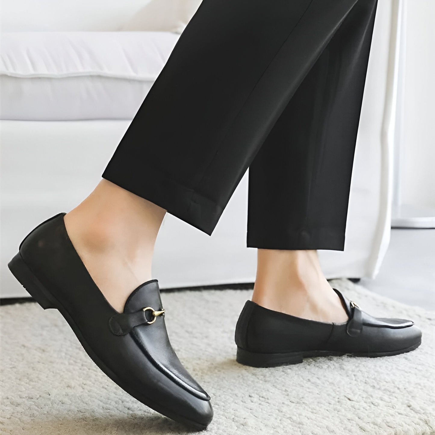 LuxeBrand Mocassins noirs cuir végan boucle dorée